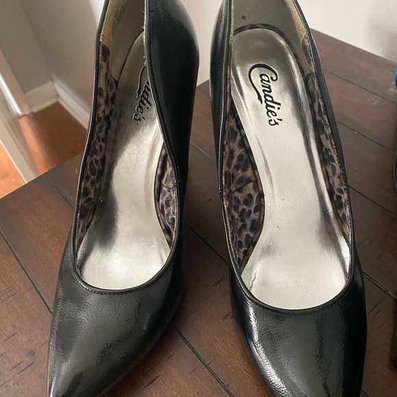 Candie’s Black Heels - Picture 4 of 4